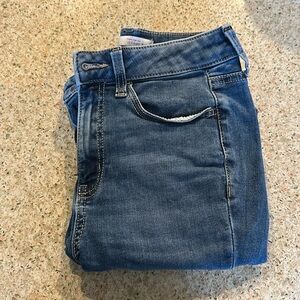 Super High rise jeans Fit and feel like skinny jeans Size 3 excellent condition